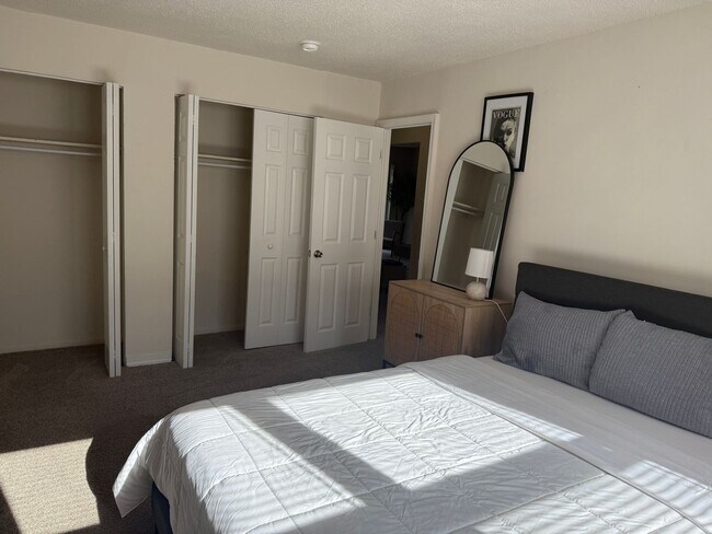 Interior Photo - Colonial Point Apartments