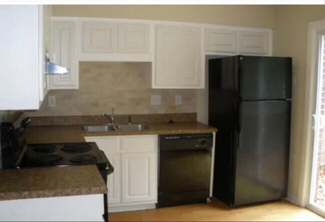 Building Photo - 3173 Dove Ct SW