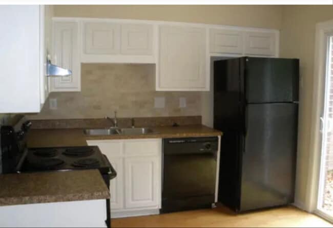 Building Photo - 3173 Dove Ct SW