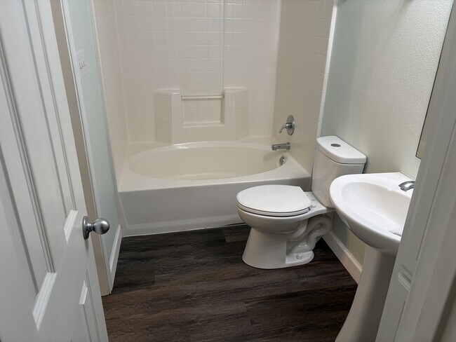Foto del edificio - 309 W Hickory St