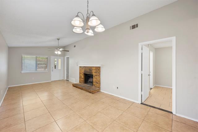 Foto del edificio - 5819 Mansfield Rd
