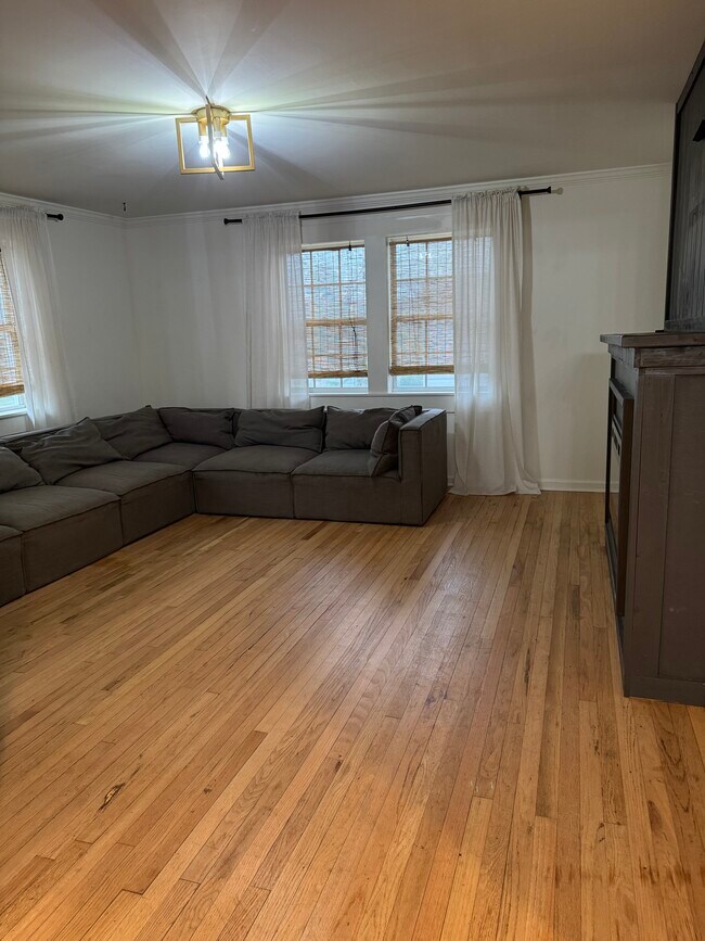 Sala de estar - 1407 5th Ave S