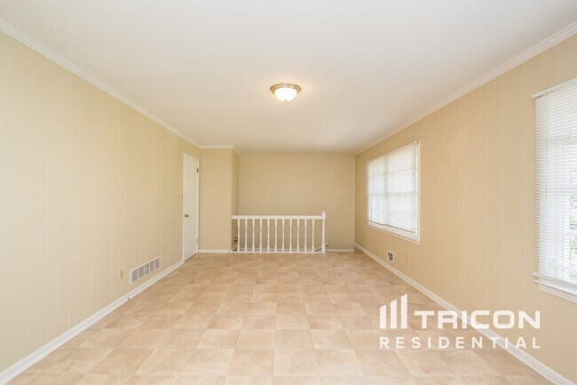 Building Photo - 5185 Erin Road SW Atlanta GA