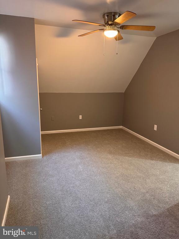 Foto del edificio - 33178 Woodland Ct N