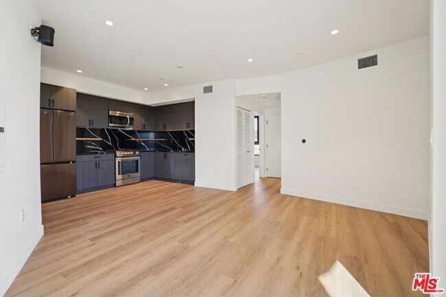 Foto del edificio - 1110 Spaulding Ave