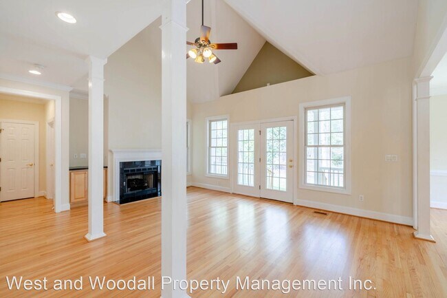 Foto del edificio - 3 br, 2.5 bath House - 1009 E. Oak Drive