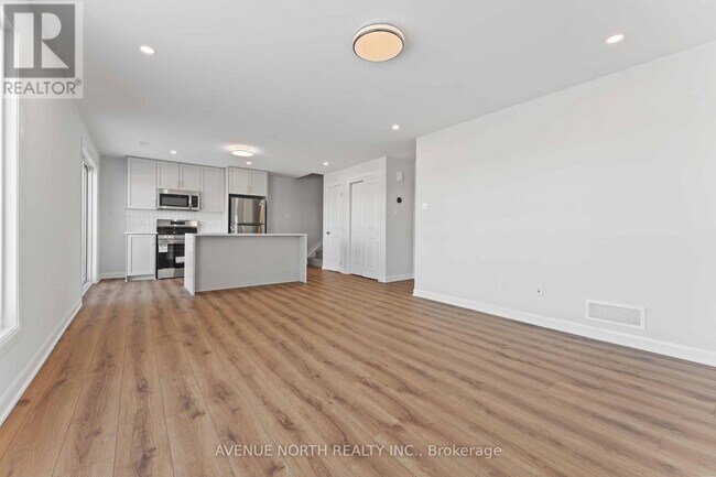 Building Photo - 1213 Creekway Private