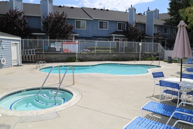 Foto del edificio - 26107 Frampton Ave