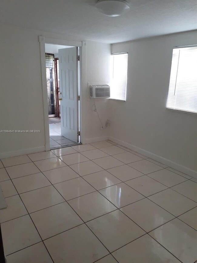 Foto del edificio - 1331 W 51st Pl
