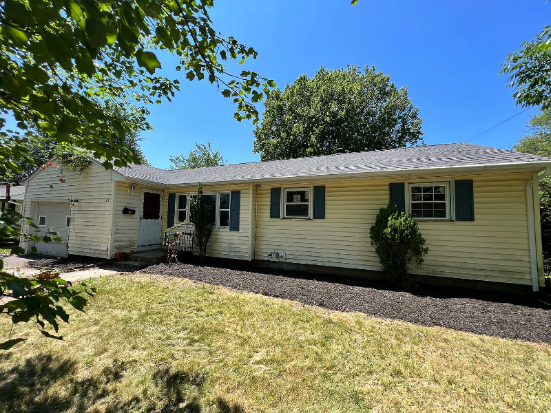 Primary Photo - 23 Laurel Dr