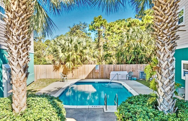 Building Photo - Fully furnished 5 Bedroom, 4 1/2 baths, wi...