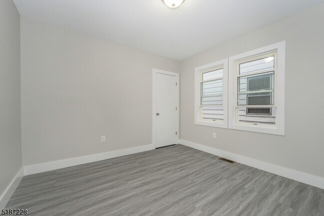 Building Photo - 26 Tillinghast St