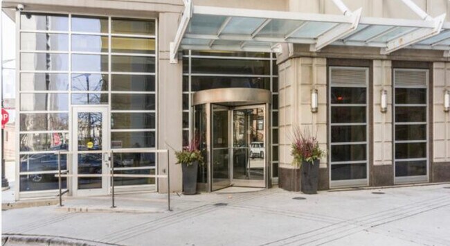 Foto del edificio - 700 N Larrabee St