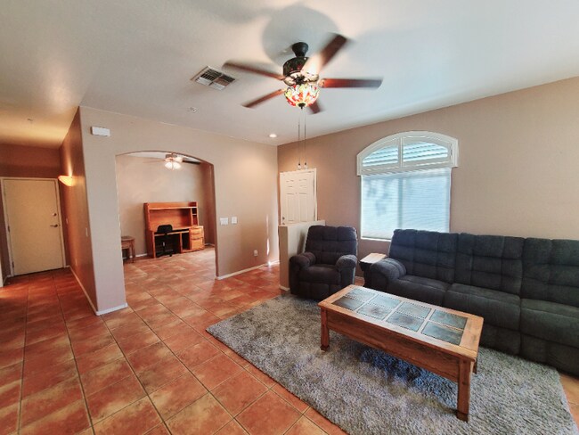 Foto del edificio - 16620 S 48th St