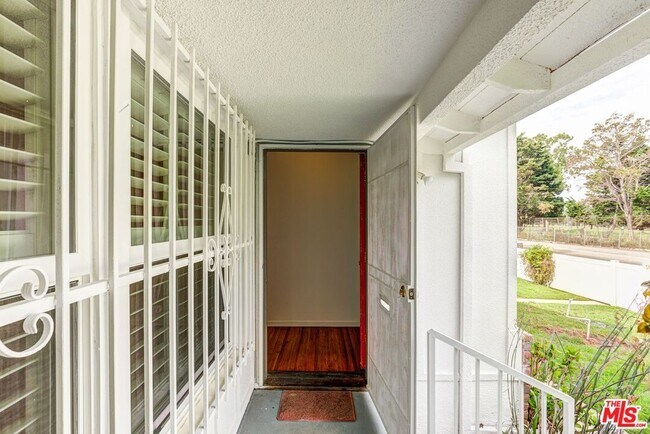 Foto del edificio - 1034 Rose Ave