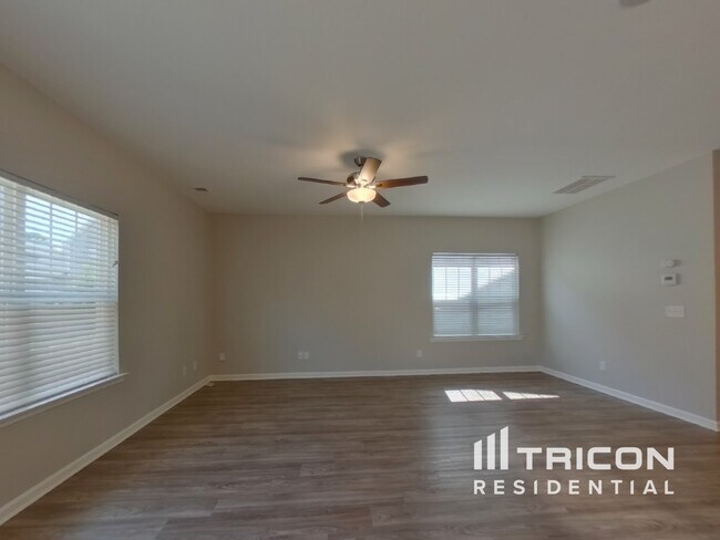Building Photo - 740 Helmsman Ln