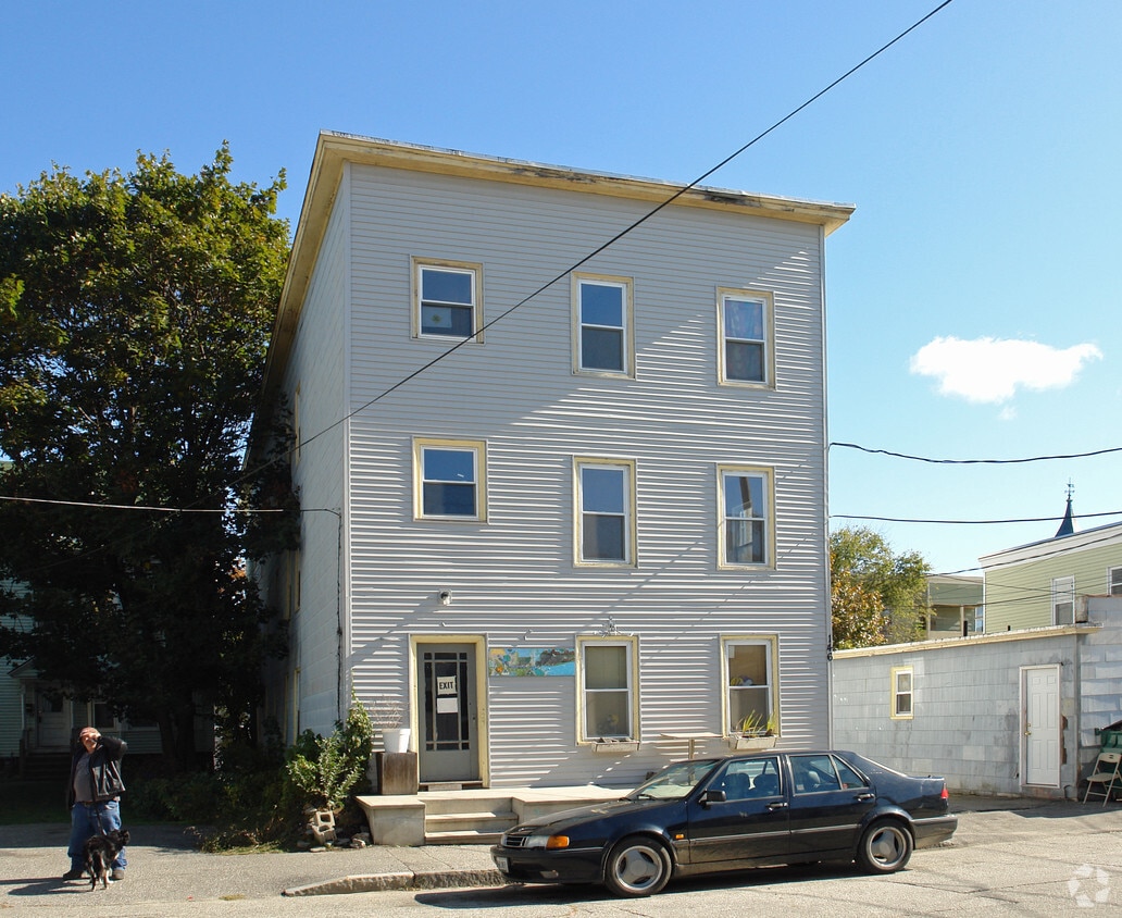 Building Photo - 146 Pierce St