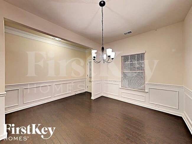 Building Photo - 8030 Gracen Dr