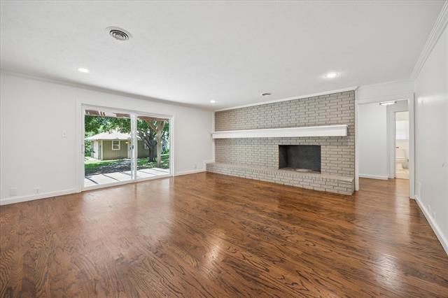 Foto del edificio - 3211 Darby Ln