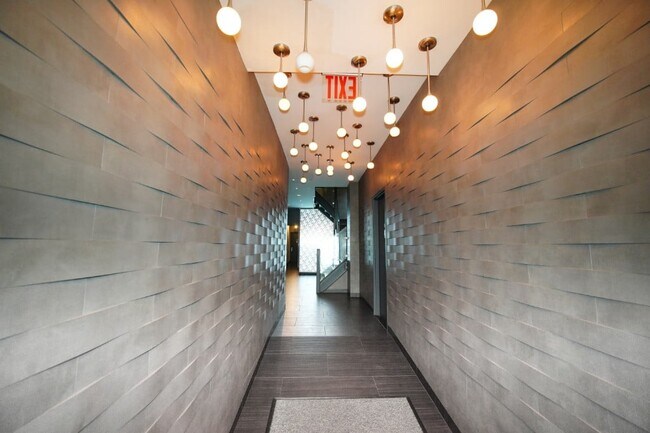 Building Photo - 432 E 13th St