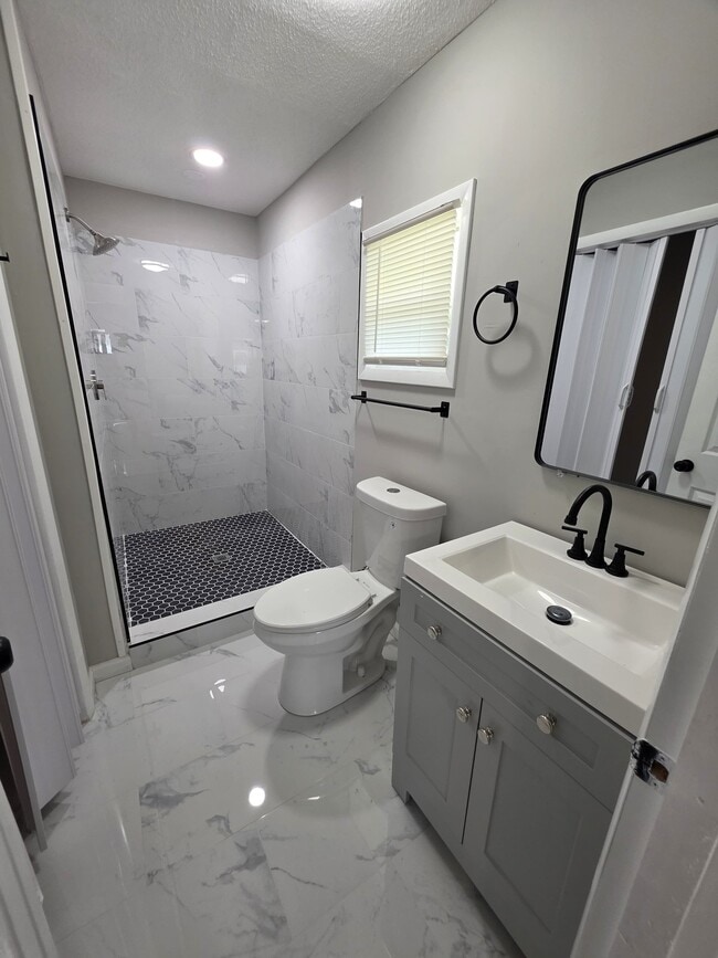 Building Photo - 3371 Ohara Dr S