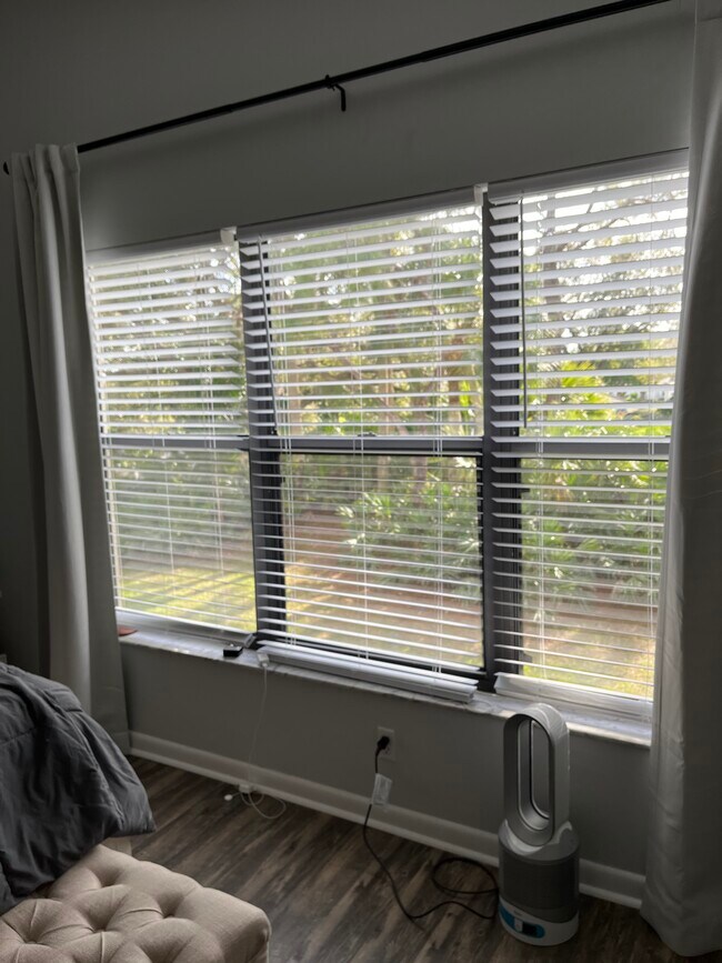 Vista privada y tranquila desde el dormitorio principal - 3930 SW Greenwood Way