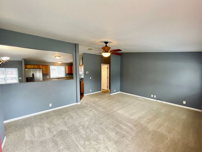 Building Photo - 3 Bedroom, 2 Bath