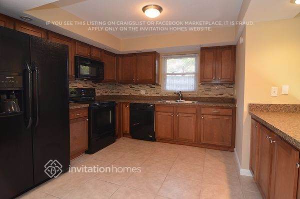 Foto del edificio - 8781 78th Ave N