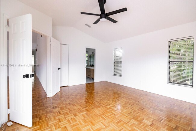 Foto del edificio - 8775 SW 57th St