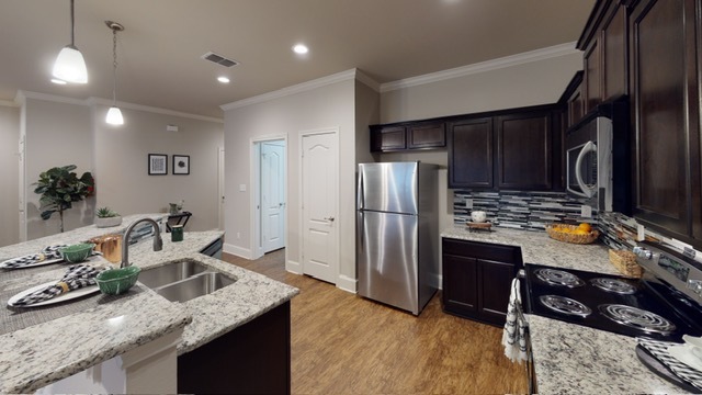 Foto principal - Townhomes at Hamilton Ridge