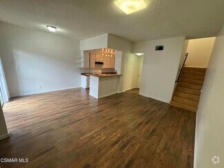 Building Photo - 14520 Plummer St