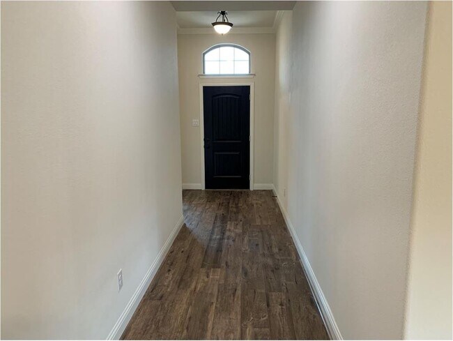 Building Photo - 7806 Cottonwood Dr