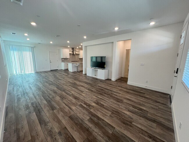 Photo - New Build 5 bedroom 3 bath home located in...