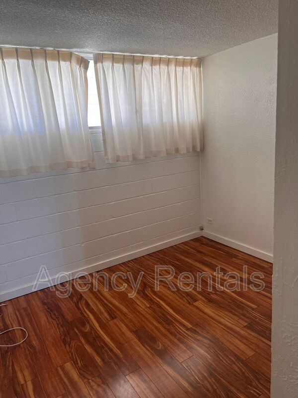 Foto del edificio - 1702 Kewalo St