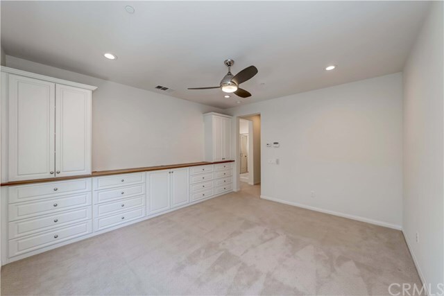 Foto del edificio - 76 Scarlet Bloom