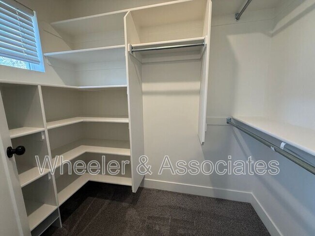 Building Photo - 1294 1640 S