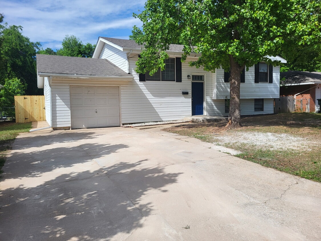 Photo - 1623 Denison Dr (Norman, OK)