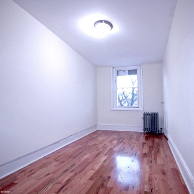 Building Photo - 275 E 39th St