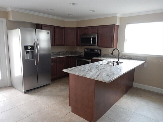 Foto del edificio - 17345 Porter Ave