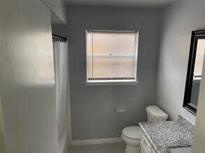 Building Photo - 2302 E Shannon St