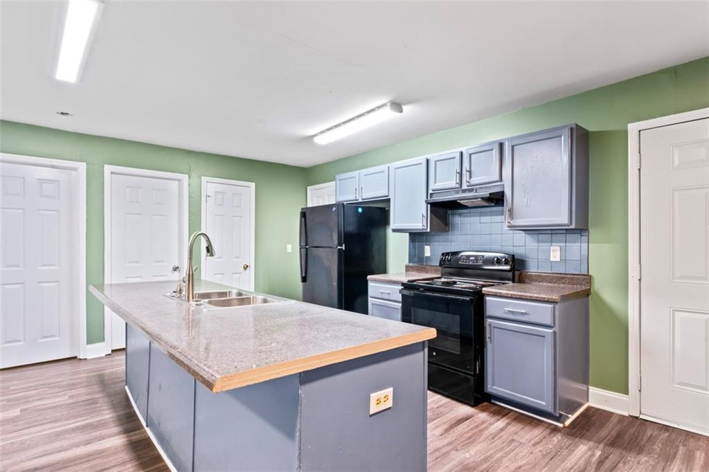 Primary Photo - 930 Hall St NW