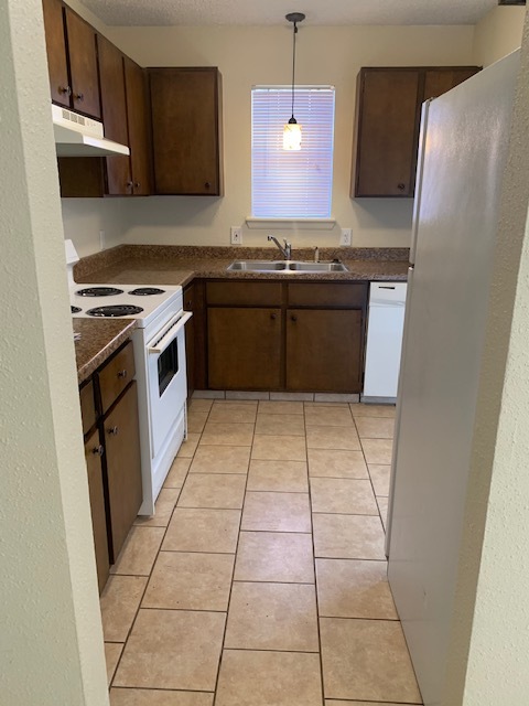 Kitchen - 2712 Rudy Road Cir