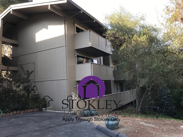 Foto principal - 73 Brookwood Rd