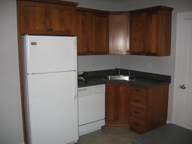 Building Photo - 4450 McClure Ave