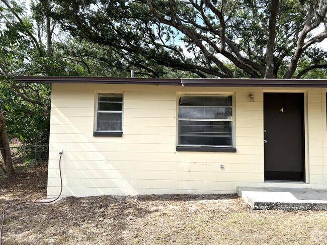 Building Photo - 8131 Cass Rd