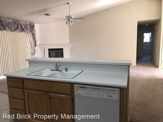Foto del edificio - 3 br, 2 bath House - 3004 Waterfall Dr.