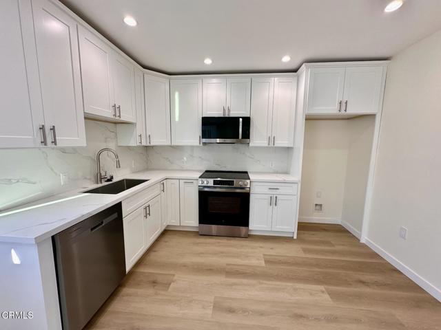 Foto del edificio - 17451 Keswick St