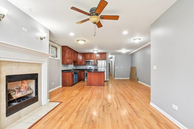 Foto del edificio - 3 bedroom 2 bath garden unit with laundry ...