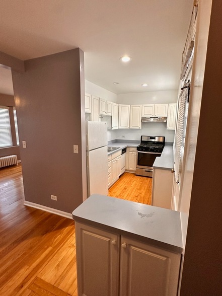 Building Photo - 3801 W Cullom Avenue Unit 38012