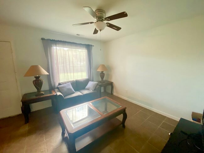 Foto del edificio - 1111 Rock Pond Ln